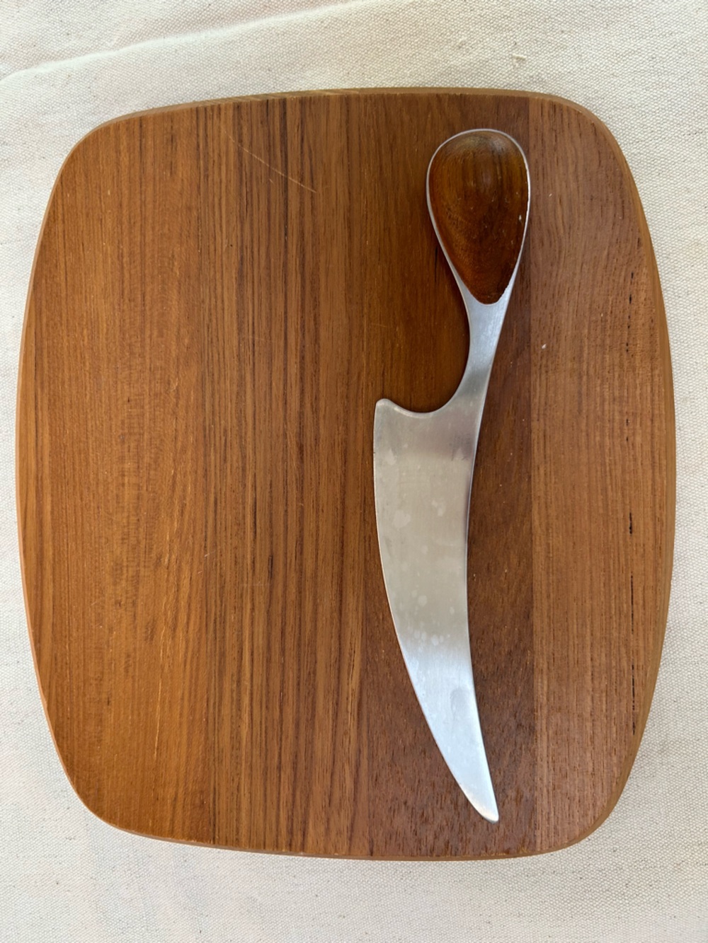 Dansk Teakwood Cutting Board w Fitted Stainless Cheese Knife w/ Wood Handle